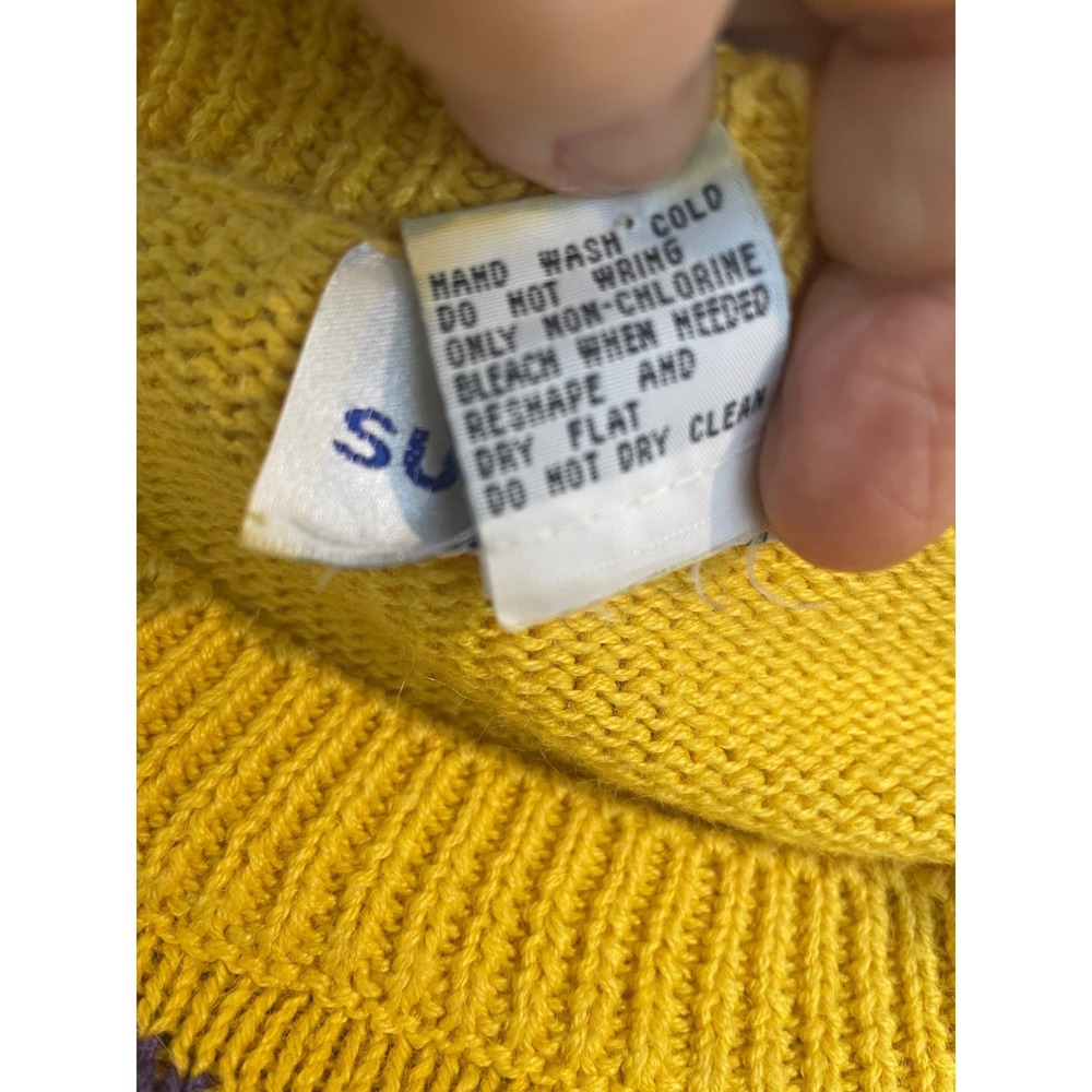 Vintage Yellow Floral Intarsia Sweater Purple Flowers Suburbans Medium - Picture 6 of 6